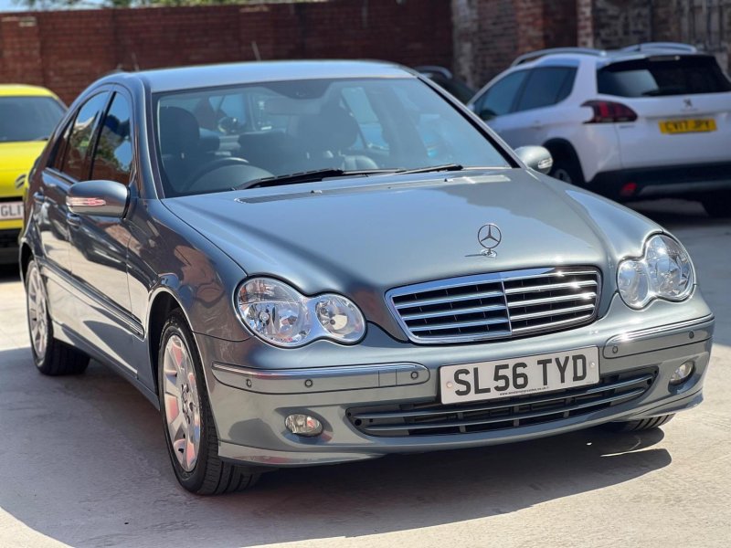 MERCEDES-BENZ C CLASS 2.1 C220 CDI Elegance SE 4dr